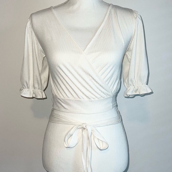 Forever 21 Ribbed Knit Wrap Top in Ivory Sz M 💜Firm Price💜 - Picture 5 of 5